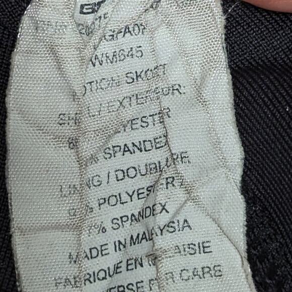 Brooks Black Running Mini Skirt Square Pockets Built In Shorts Stretch Size M - Picture 9 of 9